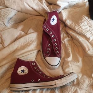 Maroon converse